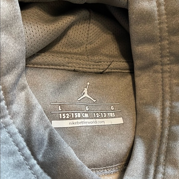 Nike Air Dri-Fit Jordan athletic hoodie (youth large) - Picture 3 of 5